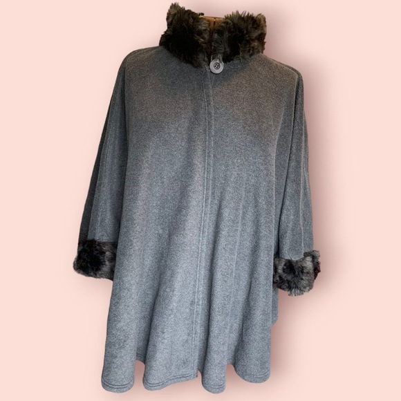 Parkhurst Jackets & Blazers - Vintage Parkhurst Fleece Cape with Fur Neckline and  Cuffs